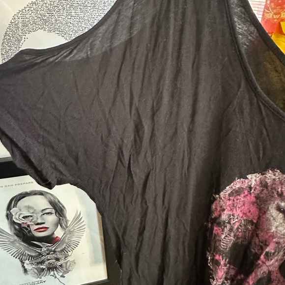 Torrid cold shouldered zipper back tee skull and owl graphic - Picture 5 of 6